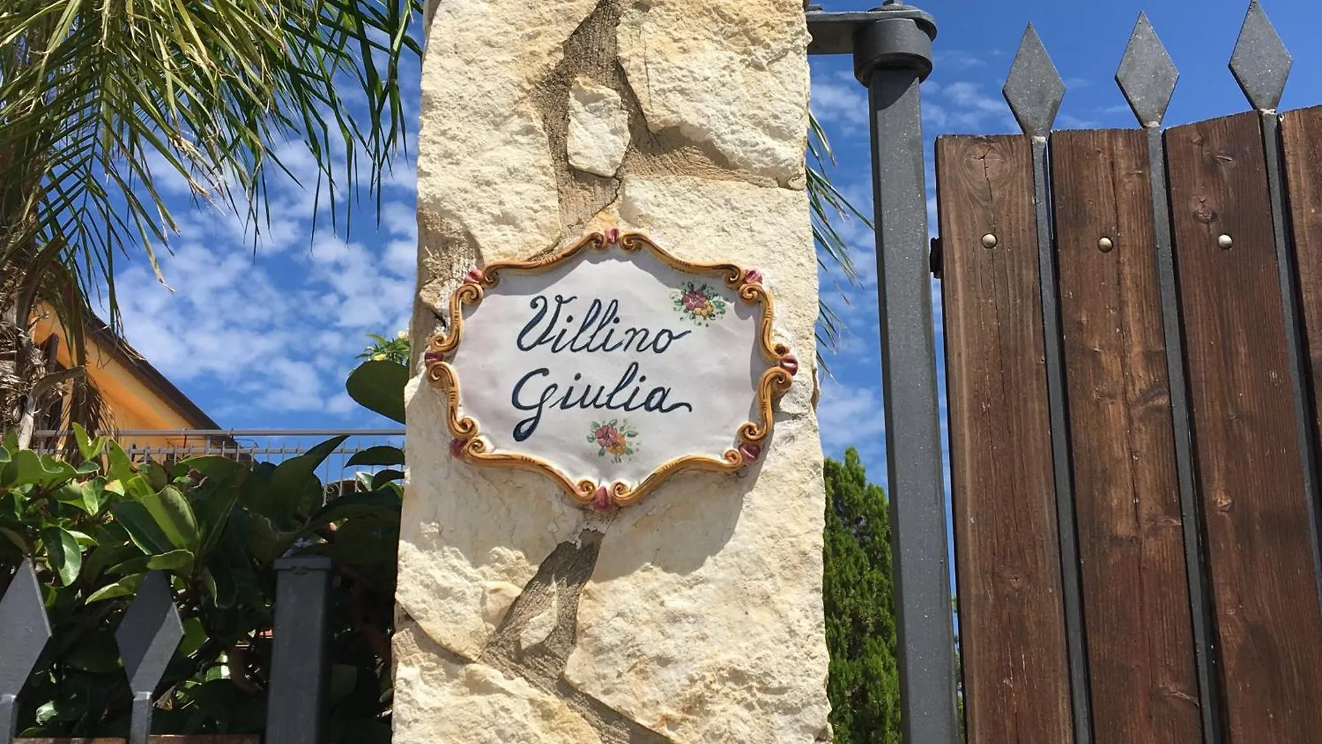 Villino Giulia Villa Altavilla Milicia Italy