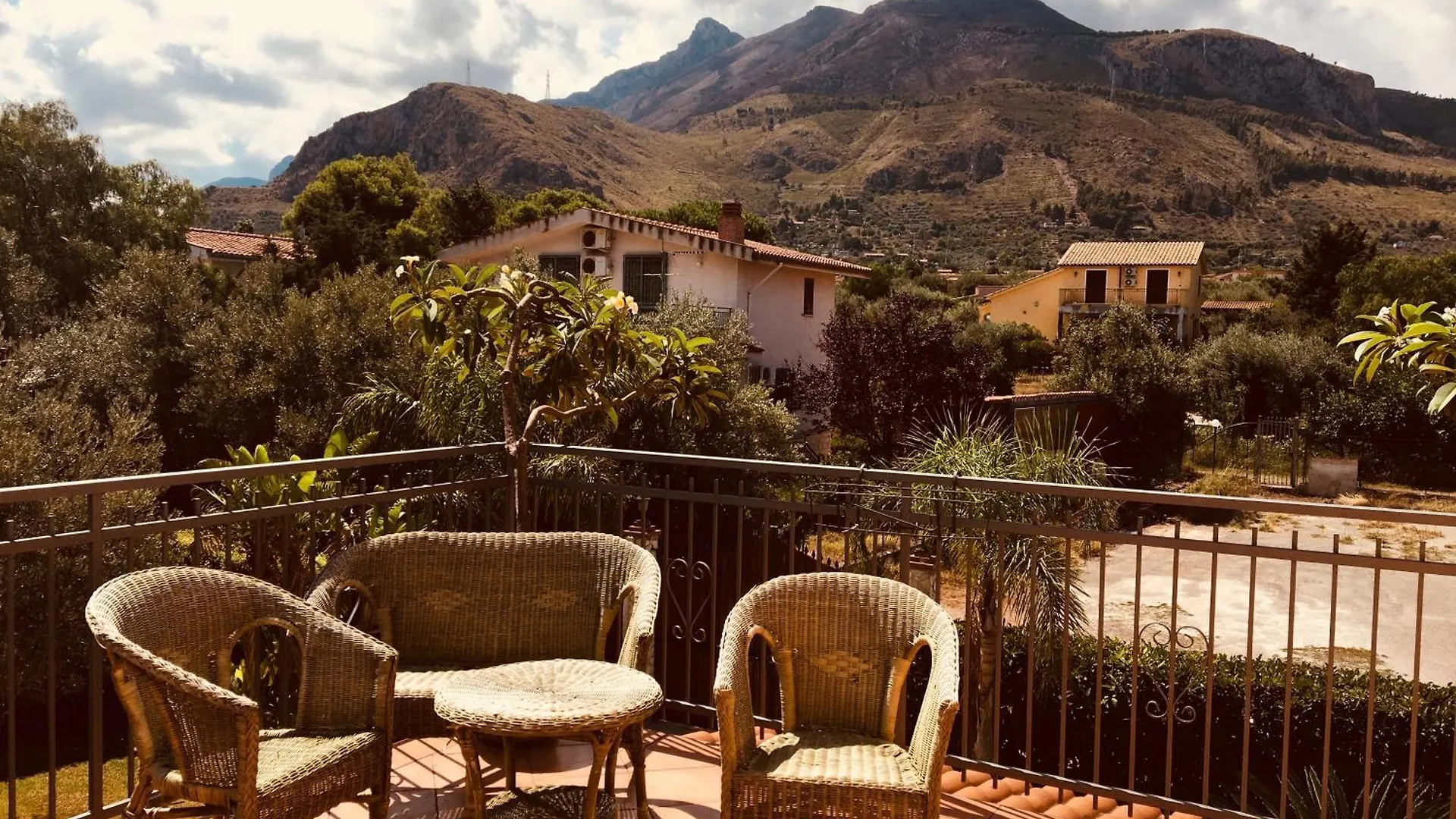 Villino Giulia Villa Altavilla Milicia 0*,  Italy